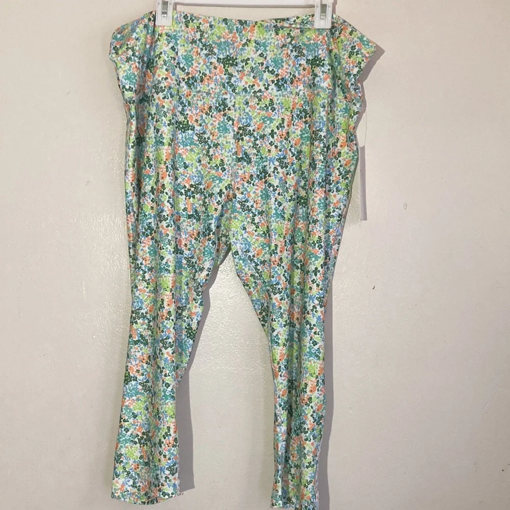 Vogo Athletica leggings size 3X color green floral new with tag - Picture 3 of 5